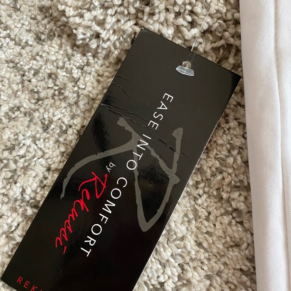 White pencil skirt 19” - Picture 5 of 7